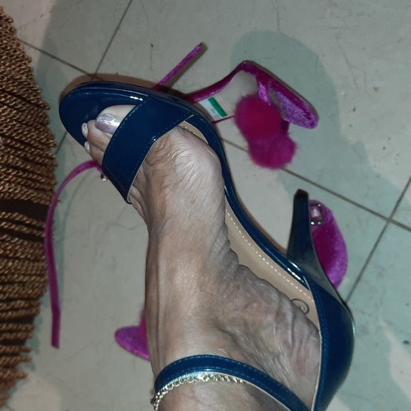 SEXXXY NAUGHTY NAVY PATENT STILETTO 💙 HIGH HEELS ANKLE STRAP SIZE 8 4" - Picture 1 of 4